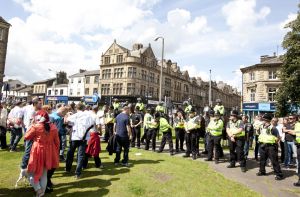 edl keighley crowd 1 sm.jpg